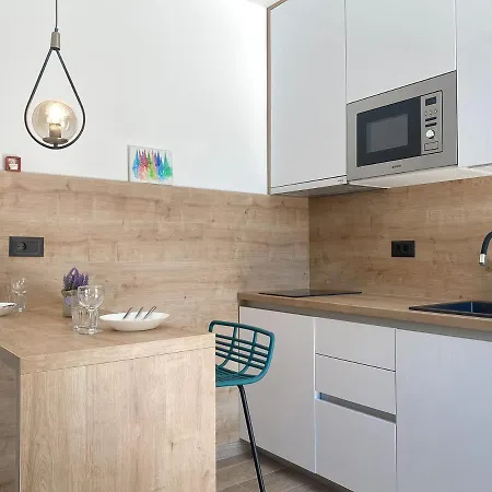 Lory 2, Centrum,brand New,wi-fi,100m From Apartment *