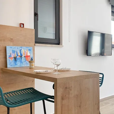 Lory 2, Centrum,brand New,wi-fi,100m From Baska Voda